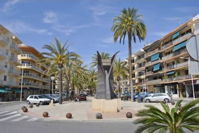 Light and airy Apartment in Javea Port