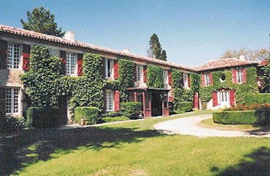 Substantial 17th Century Domain In 32..