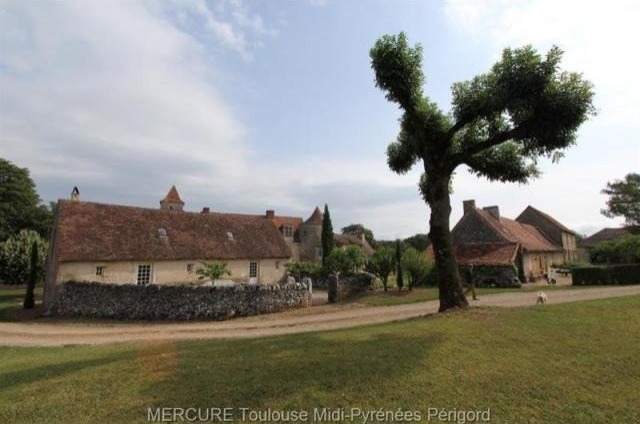 12 bedroom Castle For Sale: 4600 CAHORS - 2