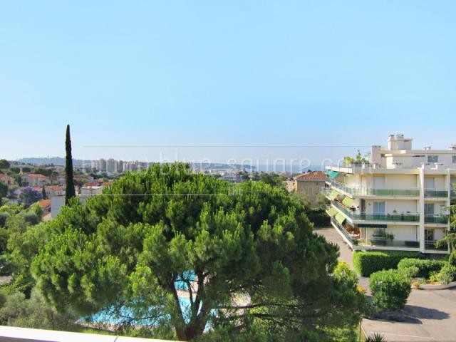 Top floor apartment with panoramic..