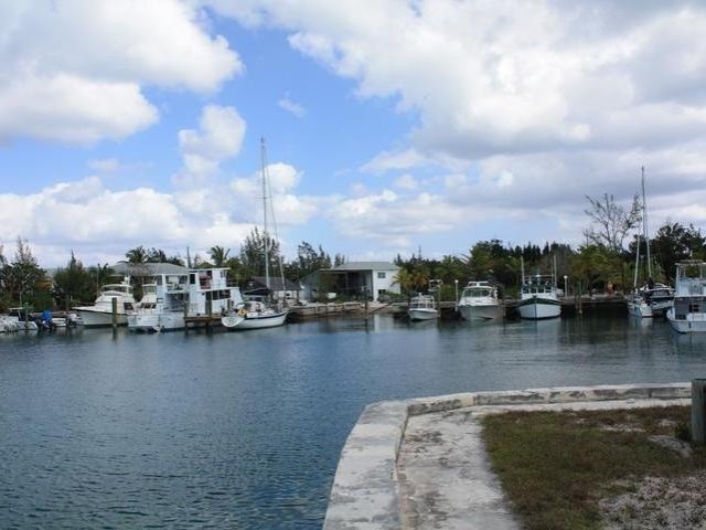 Singlefamilyvacant - This parcel offers.. - 2