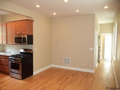 2 Bed Condo in West Town - 2