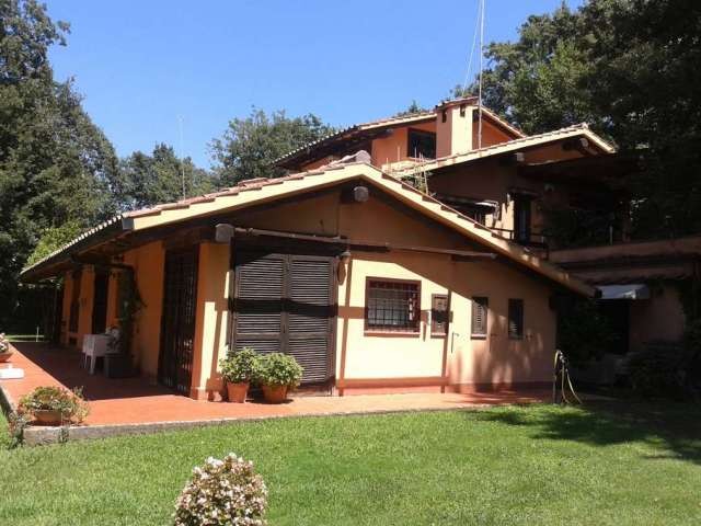 SEMIDETACHED VILLA