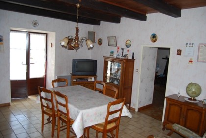 Cute 3-bed cottage with pretty garden - 2