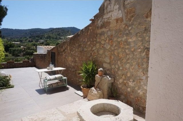 Completely renovated groundfloor..