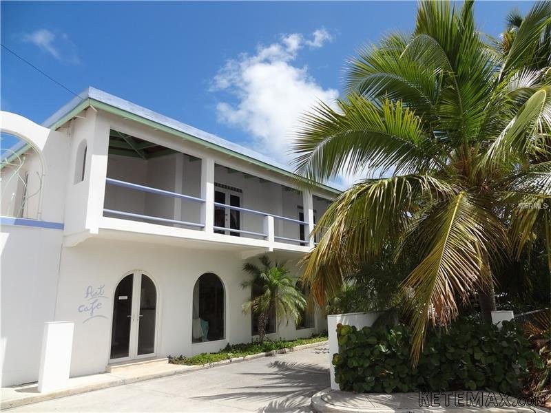 3 bedroom Property For Sale: 1 COCONUT..