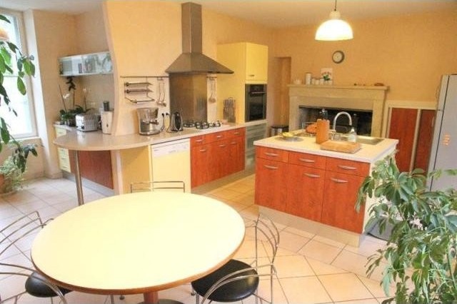 4 bedroom Village House For Sale: 86490.. - 2