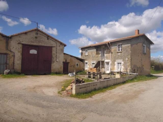 5 bedroom House For Sale: 86470 BENASSAY - 2