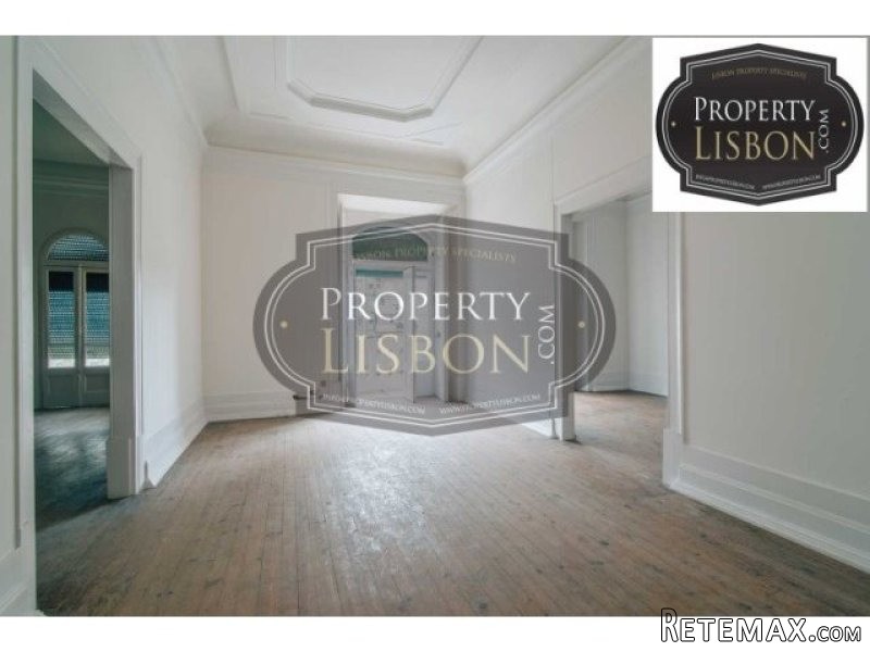 500 M2 T8 Lisbon Apartment for Sale..