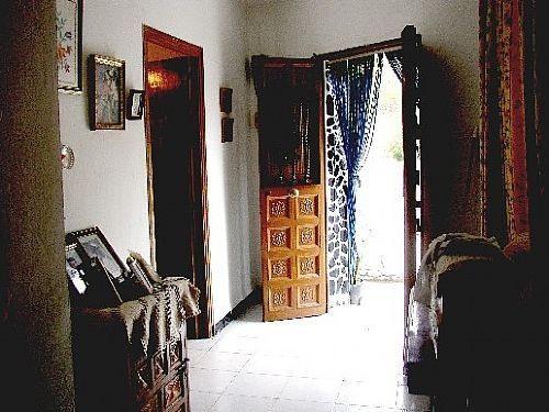 Town House - A detached 2 level house..