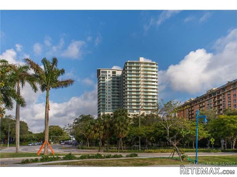 3 bedroom Flat For Sale: 2889 Mcfarlane..