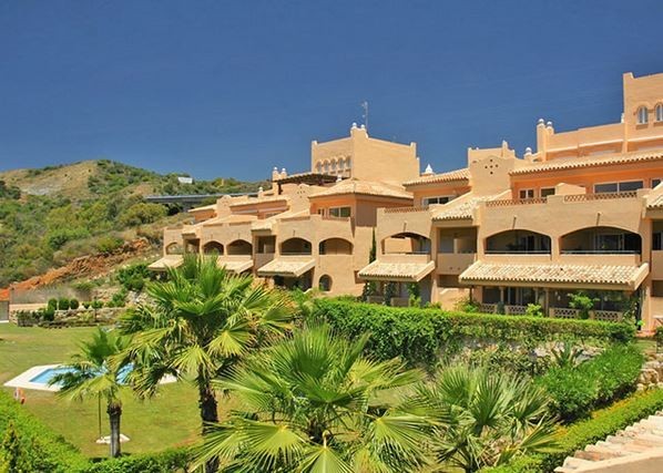 2 Bed Apartment for sale in Marbella