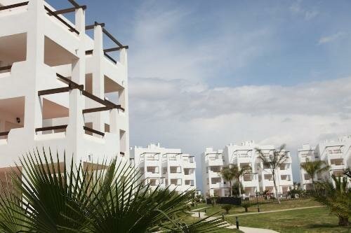 MUST BE SEEN! 3 BED 2 BATH GOLF..