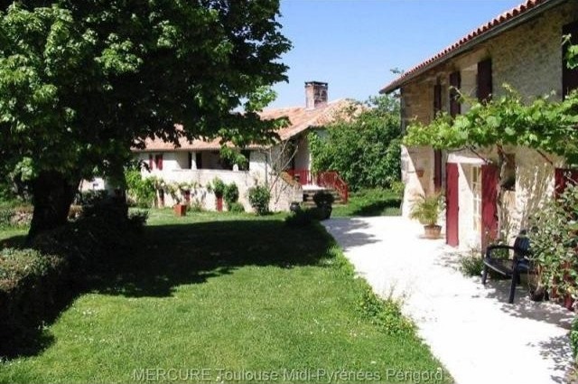 5 bedroom Character For Sale: 24000..