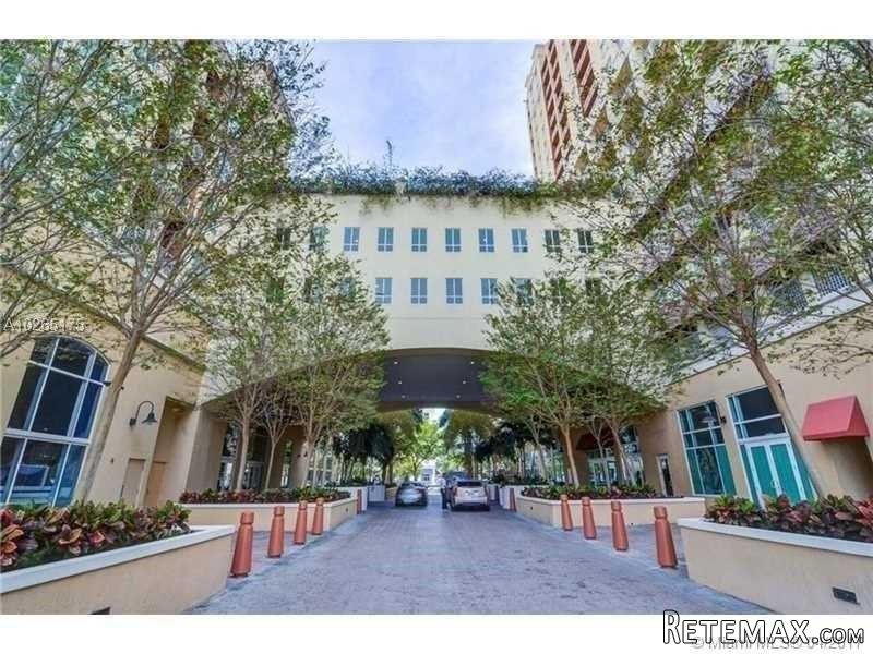 2 bedroom Flat For Sale: 7350 SW 89 St.. - 2