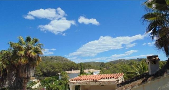 Large plot in a sought after location