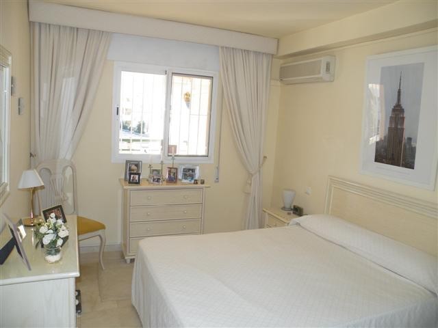 2 Bed Apartment for sale in Calahonda - 2