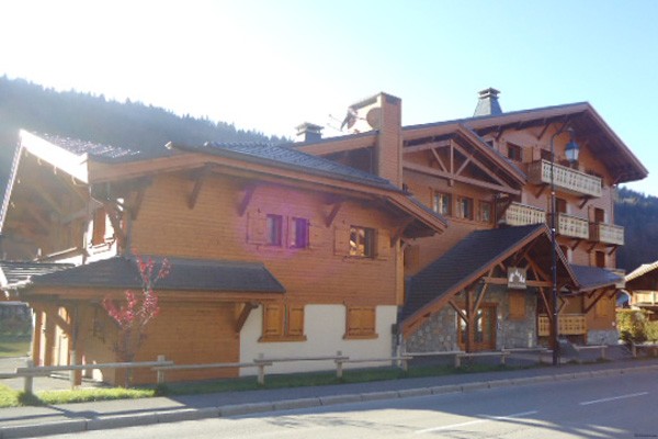 Top floor central 3 bedroom fully..