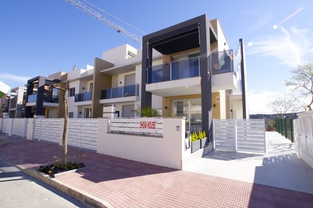 3 bedroom, 2 bathroom Apartment 98m2