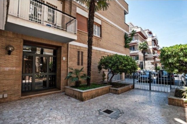 2 Bedrooms - Apartment - For Sale
