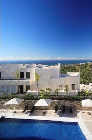 APARTMENT FOR SALE LOS MONTEROS
