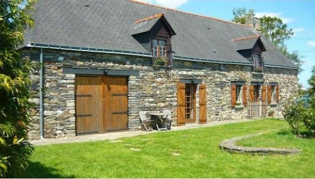 Nice Hamlet Farmhouse - 2