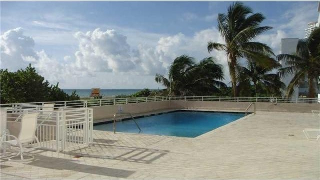 1 bedroom Flat For Sale: 345 OCEAN DR #.. - 2