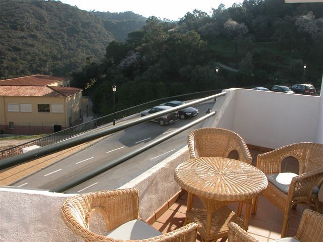 2 Bed Apartment for sale in Benahavis