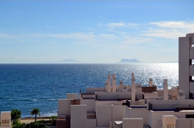 Beautiful Sea View Penthouse Front Line..