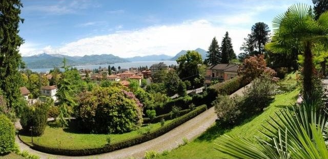 5 bedroom Villa For Sale: Stresa, IT - 2