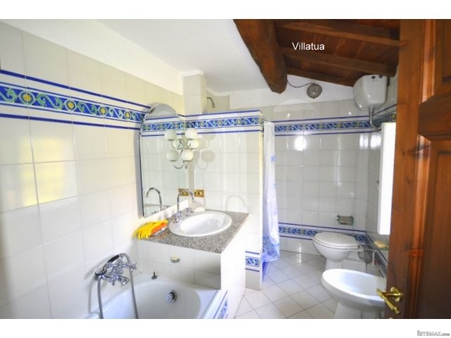 Country/farmhouse - For Sale - East of..