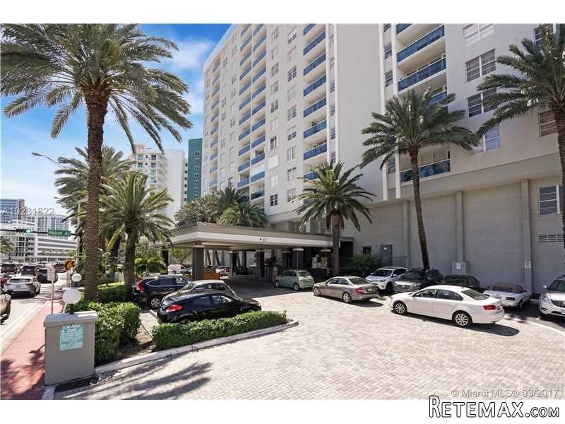 1 bedroom Flat For Sale: 6770 Indian.. - 2