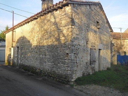 Property to renovate with new roof - 2