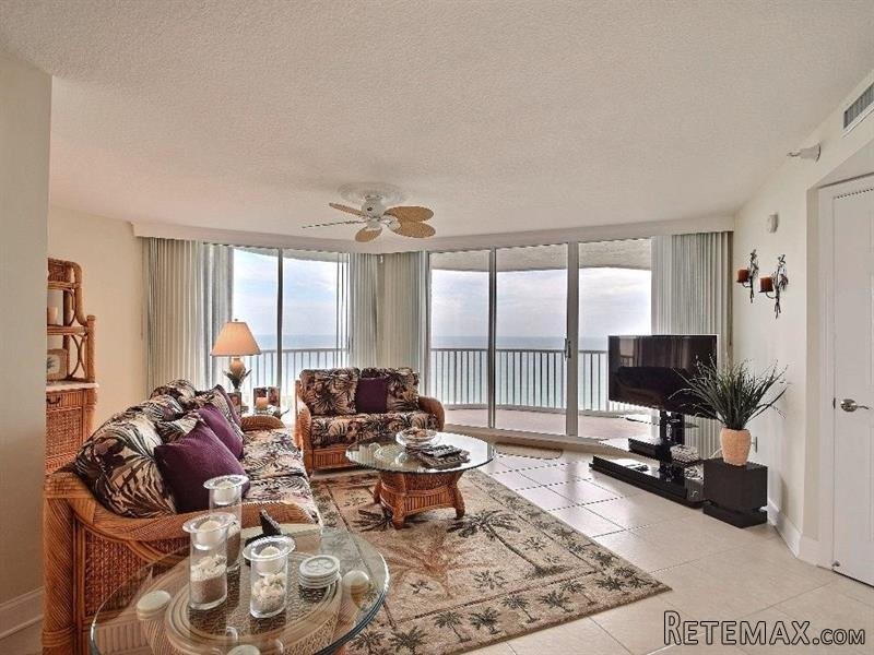 3 bedroom Flat For Sale: 5051 N Highway.. - 2