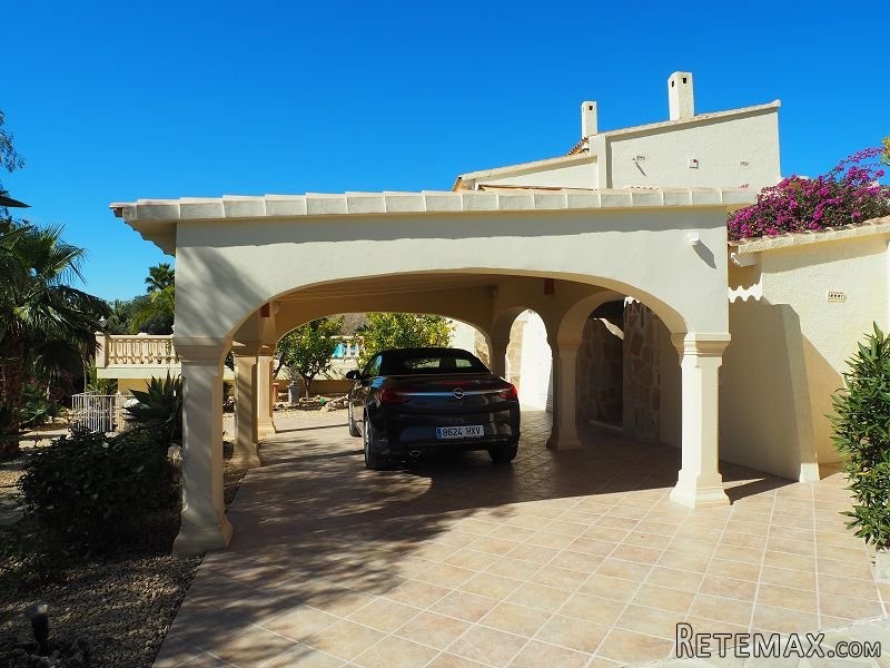 4 Bedrooms - Villa - Alicante - For Sale