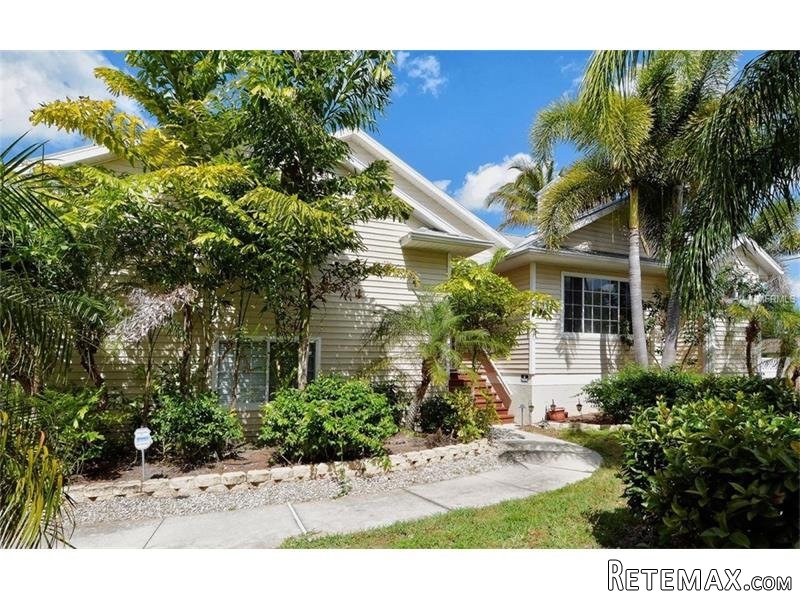 4 bedroom House For Sale: 379 Dolphin..