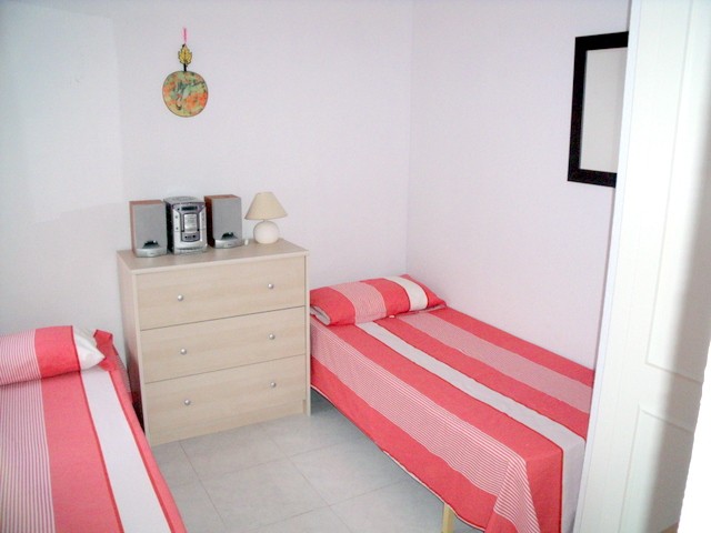 3 BEDROOM TOP FLOOR APARTMENT IN JARDIN.. - 2
