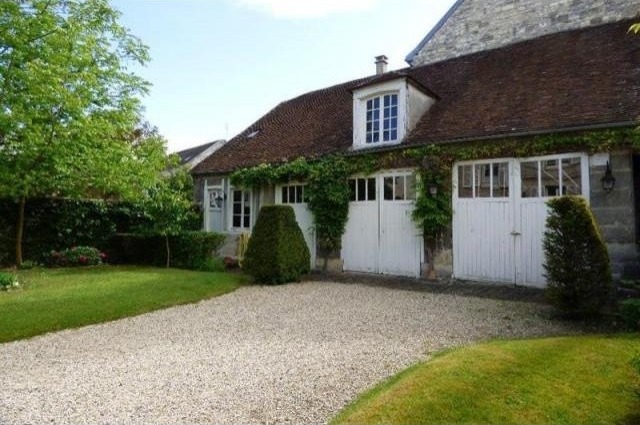 6 bedroom Town House For Sale: 60200.. - 2
