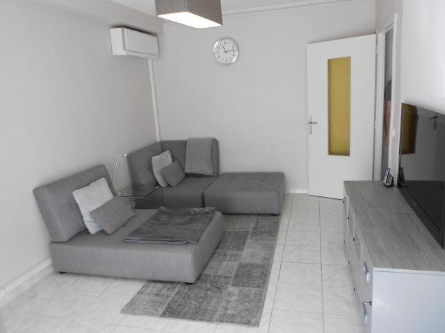 Modern two-bed in Bas Saint Roch