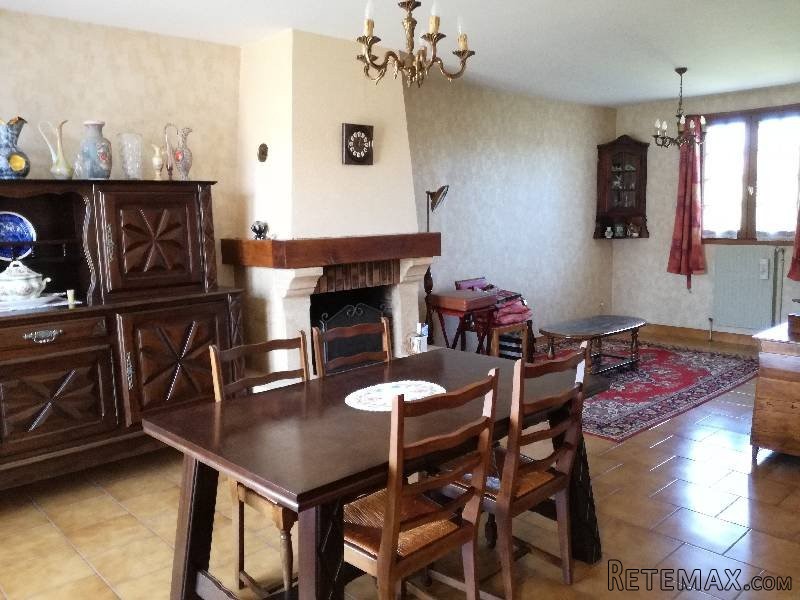 Traditional Detached House For Sale - 2