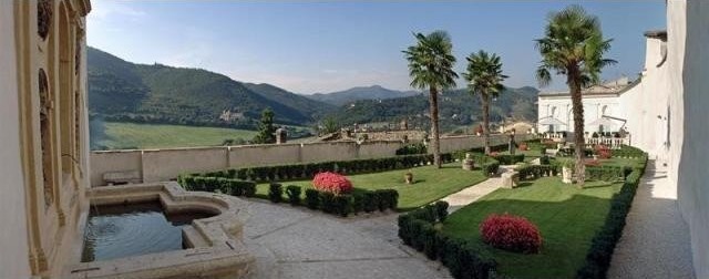 12 bedroom House For Sale: Spoleto.. - 2