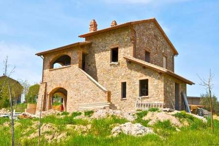 House Overlooking Lake Chiusi