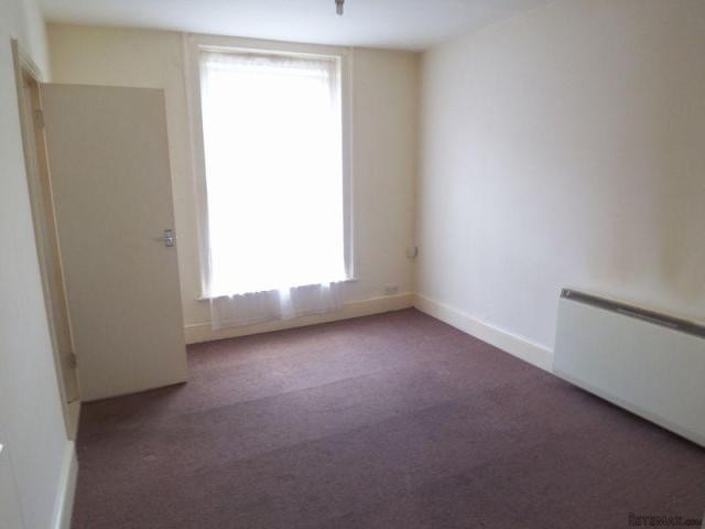 Flat in Sheerness, ISLE OF SHEPPEY - 2