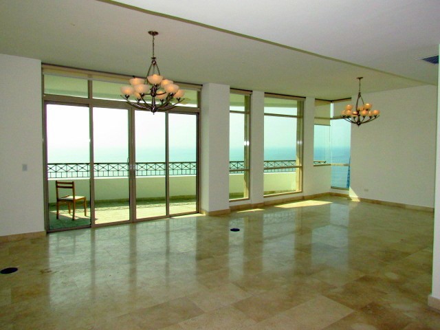 3 Bedroom Ocean Front Condo @ Pacific.. - 2