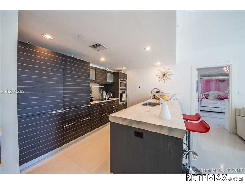 2 bedroom Flat For Sale: 200 Biscayne.. - 2