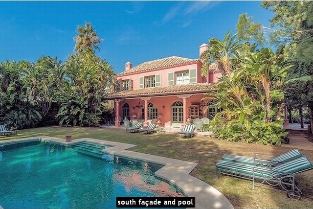 Villa for sale in Hacienda las Chapas..