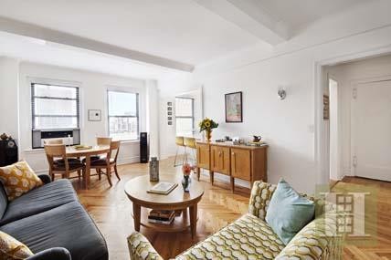 2 bedroom Apartment For Sale: 245 WEST..