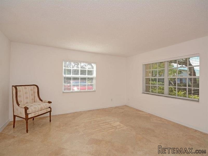 2 bedroom Flat For Sale: 4904 Bethel.. - 2