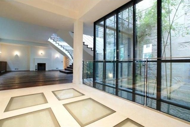 3 bedroom House For Sale: Paris.. - 2