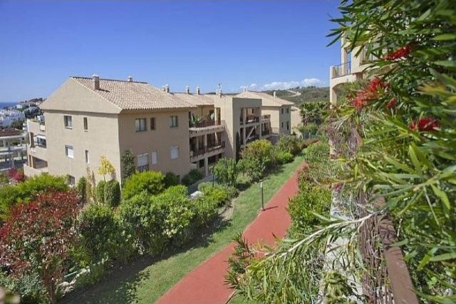 Apartment - 2 Bedrooms - 2 Baths.. - 2